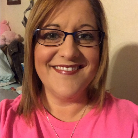 Meet your Posher, Vicki jo - Picture 4 of 4